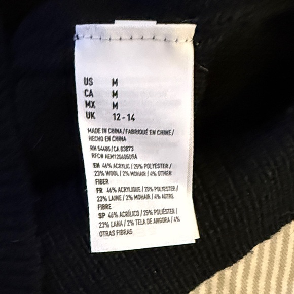 American Eagle Outfitters Black Sweater with Gray Pattern - Picture 4 of 4